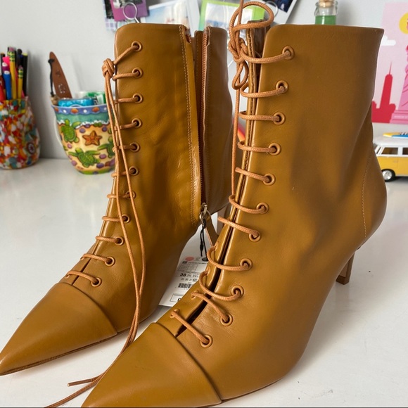 Zara Shoes - Zara lace up boots